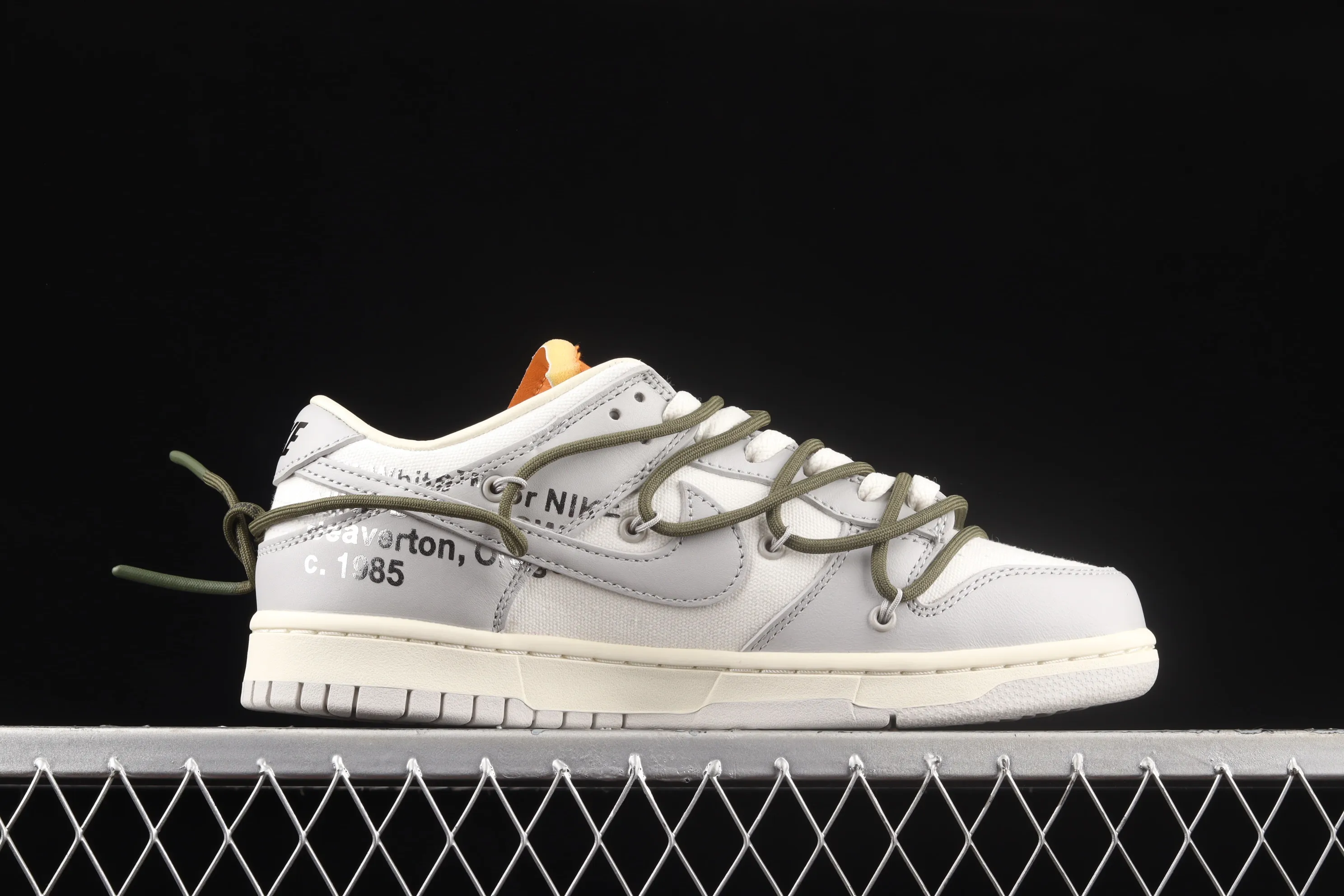 All Categories Nk SB Dunk Series Nk SB Dunk Low Low-top sneakers Pure original version OF x Nk Dunk Low OW Gray SB smashed backboard fashion casual sneakers DM1602-124
